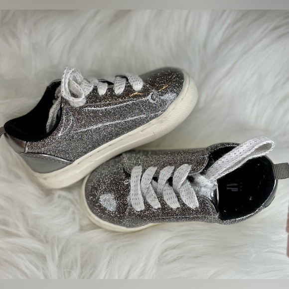 Gap - Platinum Sparkle Sneakers - Toddler Size 6 - Picture 1 of 6